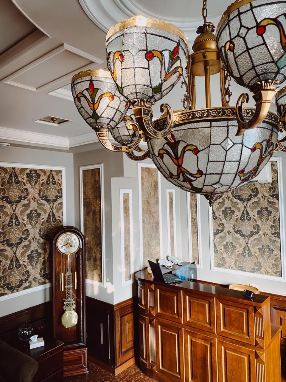 Royal Renaissance Hotel エレバン エクステリア 写真