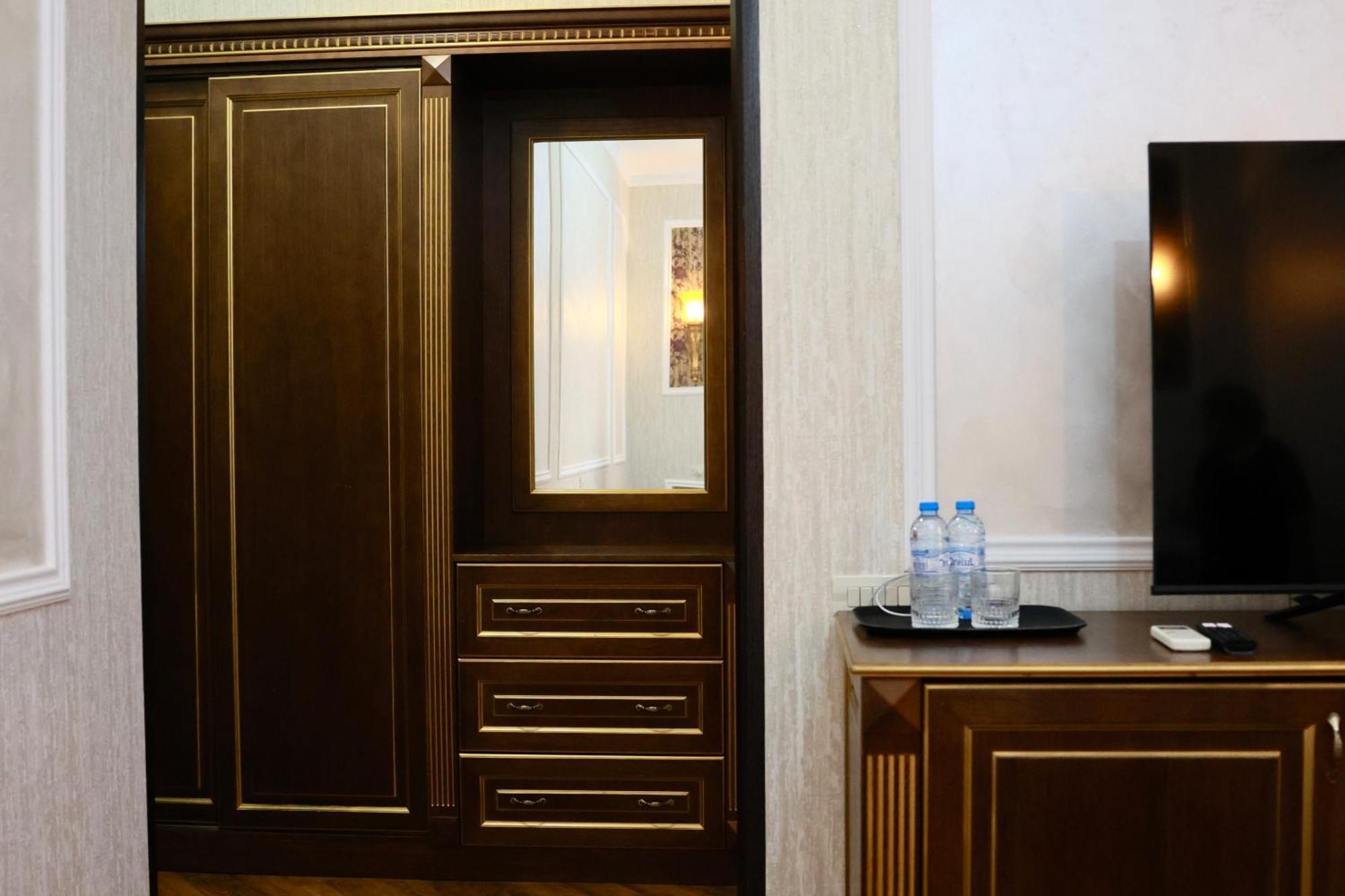 Royal Renaissance Hotel エレバン 部屋 写真